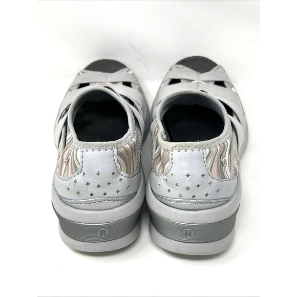 Bzees Shoes Womens Size 7.5 Frill Sandals Flat Gray Slip On Breathable Comfort - Picture 3 of 7